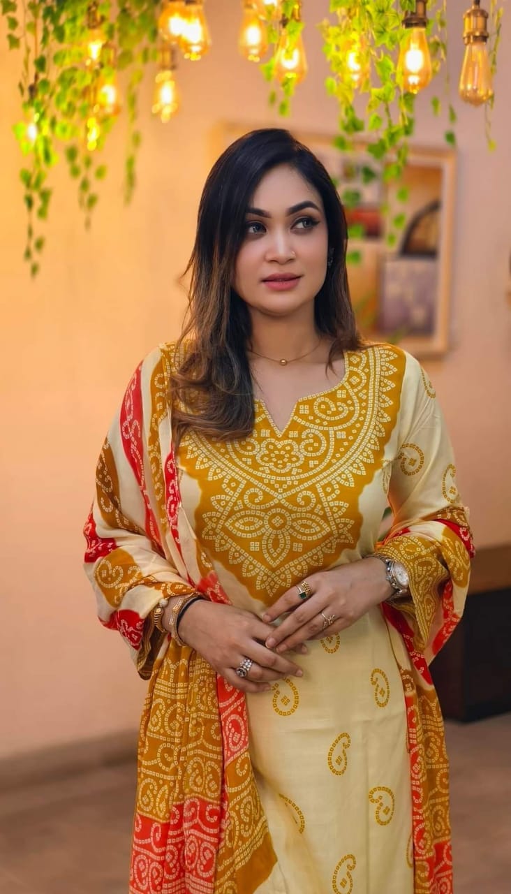 Screen Print Linen Three Piece Set with Cotton Dupatta